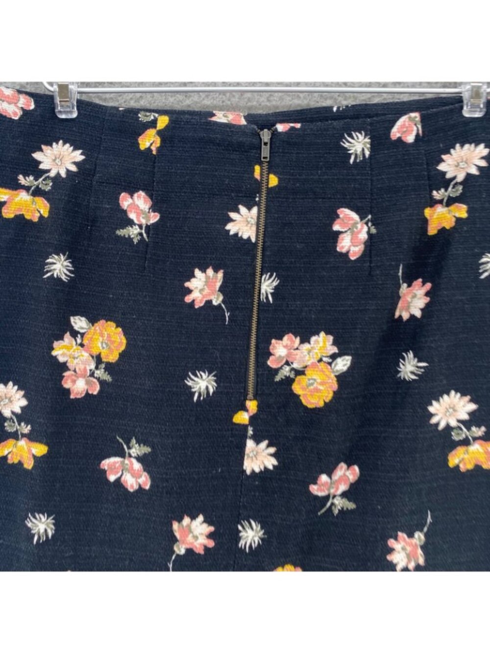 LOFT Skirt Womens 10 Black Multi Floral Mini Straight Pencil Knit Stretch Office - Picture 4 of 9